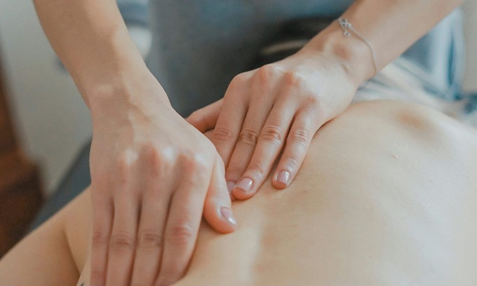 Kollupitiya Hôtel | Male Massage therapist for colombo with A/C comfortable room