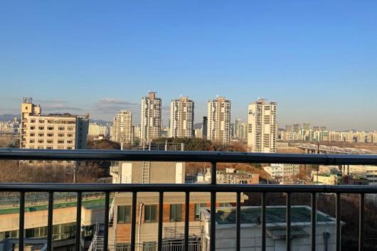 Noryangjin Lit Et Petit-Déjeuner | Male-only single room in Seoul, quiet, convenient access to anywhere in Seoul, great view, good value, shared kitchen, randomly assigned