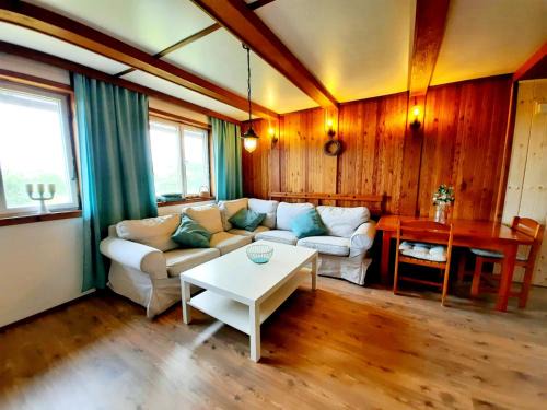 Hlohovec Maison | Malovaný sklípek