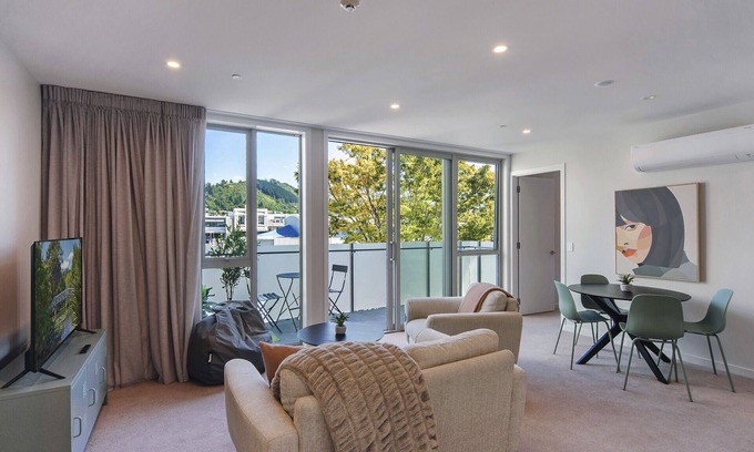 Nelson City Centre Appartement | Malthouse Lane City Apartment 3 - Spacious inner-city apartment in Nelson