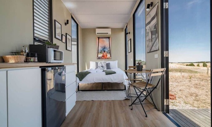 Smeaton Maison | Maluridae Sunset Views by Tiny Away