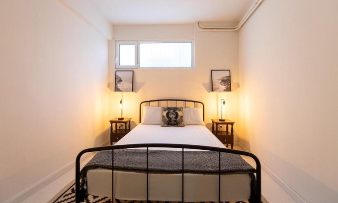 Aigio Appartement | Malvina's Dream 2. Lower Ground Renovated Getaway