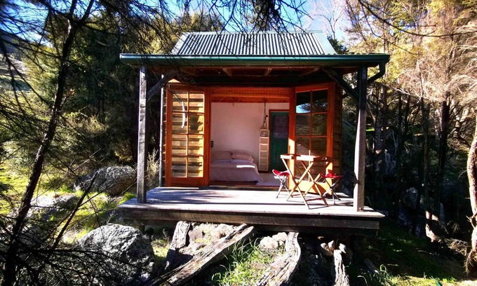 Christchurch District Cabine | Manaaki Mai Rustic Retreat