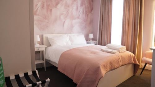 Enfield Lock Maison | Mandeville Guest House