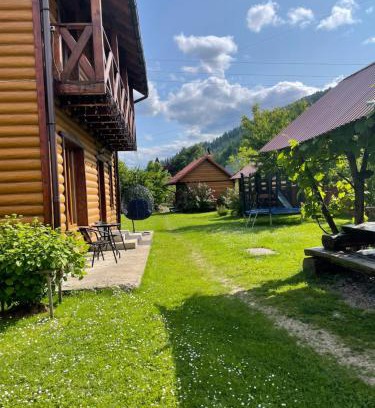 Mykulychyn Maison | Mandrivnyk
