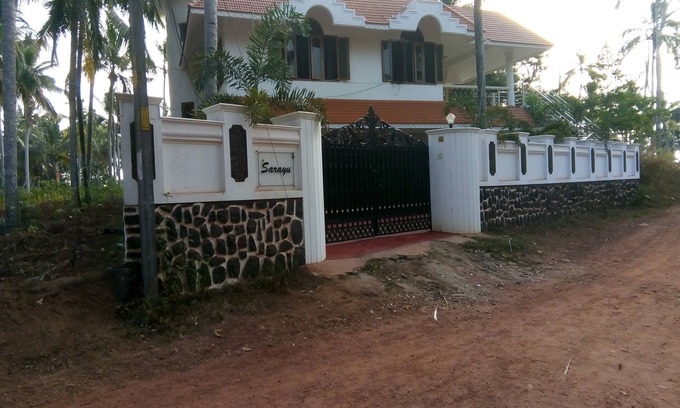 Thiruvananthapuram Villa | Manged & Maintenu par un couple britannique. Rez de chaussée d'une belle villa.