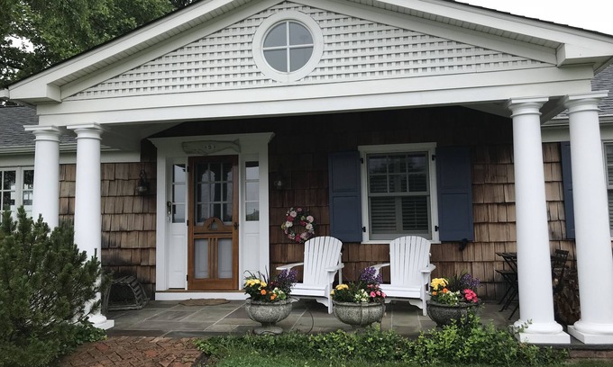 Port Washington Maison | Manhasset Bay Waterfront Cottage. Trajet facile vers NYC et cadre paisible et paisible