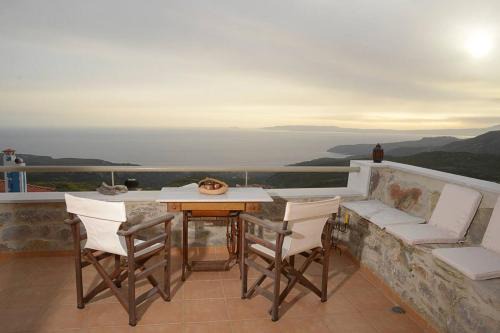 Tseria Maison | Mani Rock