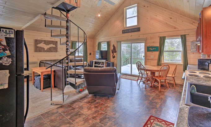 Steuben Cabine | Manistique Cabin w/Grill - Near Thunder Lake