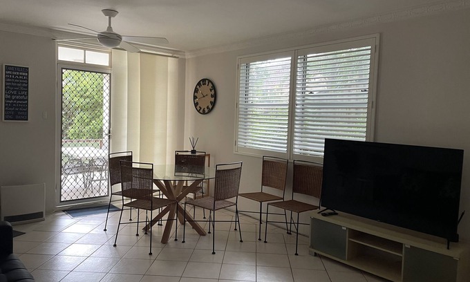 Manly Appartement | MANLYS FINEST LOCATION SO CLOSE TO BEACH SHOPS AND FERRY