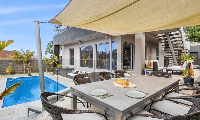 Torquay Maison | Manna Blu – A stylish coastal retreat with modern comforts and easy access to beaches and cafes