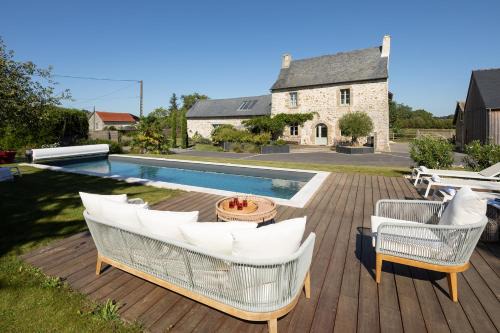 Val-d'Ize Lit Et Petit-Déjeuner | Manoir de la Nogrie - Chambre de charme avec accès privatif - Piscine chauffée sur domaine 5 étoiles