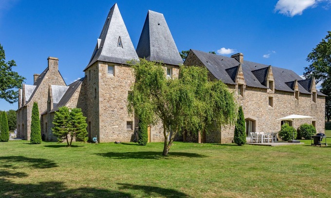 Combourg Maison | Manoir de Pléac : un confort moderne dans une bâtisse du XVIIème siècle.