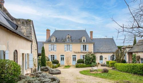 Noyant-la-Plaine Maison | Manoir des Rosiers