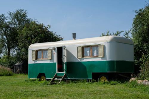 Margon Maison | Manoir du Bois Joly - Roulotte Vintage