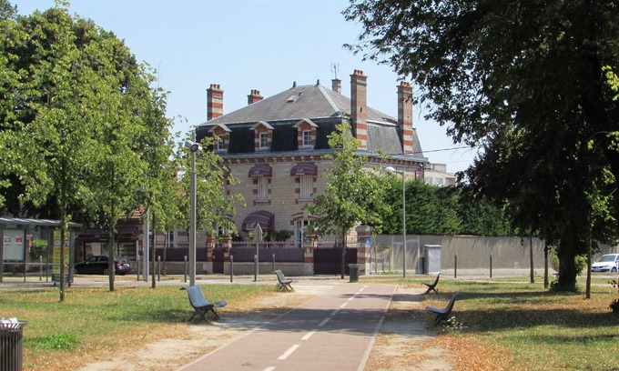 Vitry-le-Francois Maison | Manoir François 1er la violette