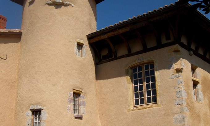 Saint-Haon-le-Chatel Maison | Manoir au coeur d'un charmant village