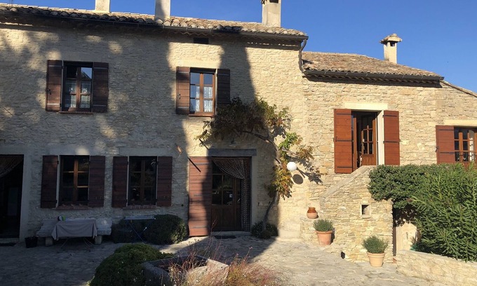 Faucon Maison | Manon, Mas provençal, piscine et face Ventoux.