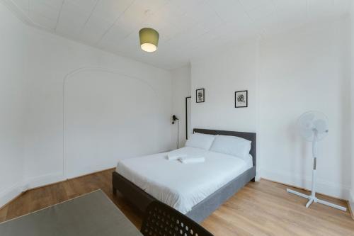 Seven Sisters Maison | Manor House Great Rooms to Stay