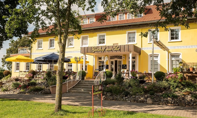 Klein Upahl Autre | Manoir sur le lac avec son propre steak house!