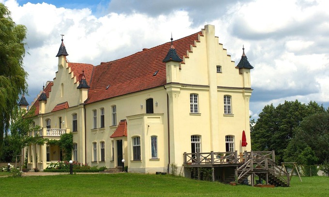Meyenburg Maison | Manor house with historical flair for families and groups