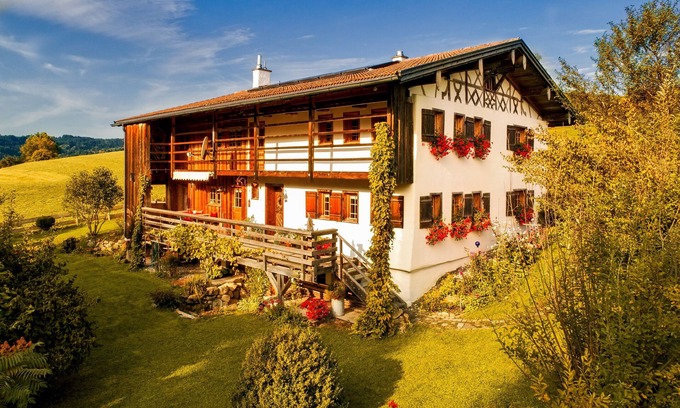 Niedersonthofen Chalet De Ski | Manor Rocky docky, bâtiment historique dans un endroit isolé sur le lac Niedersonthofner