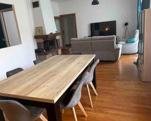 Aubusson Appartement | Manornella, beaux volumes, grand garage idéal Mas du Clos