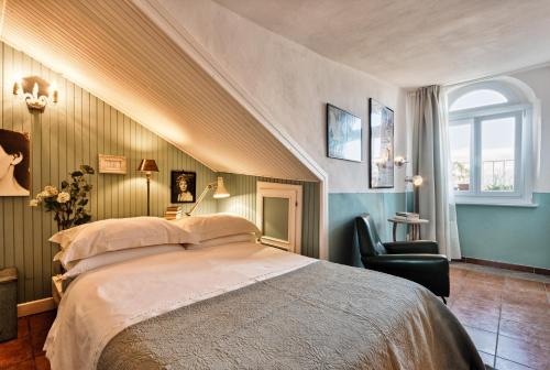 Historic Centre Appartement | Mansarda in Piazza Castello