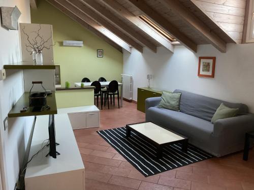 San Nicolo Appartement | Mansarda nel cuore di Novi