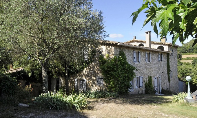 Issirac Maison | Mas provençal de caractère dans les collines surplombant la vallée de la Cèze