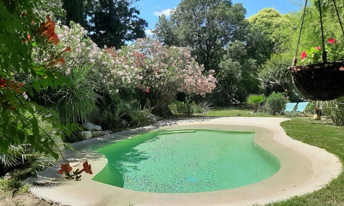 Massillargues-Attuech Maison | Maison de caractère en pierres avec piscine chauffée et jacuzzi