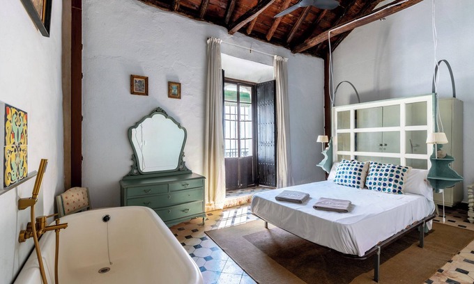 Cantillana Appartement | Mantonera Fernández Olavarrieta 5