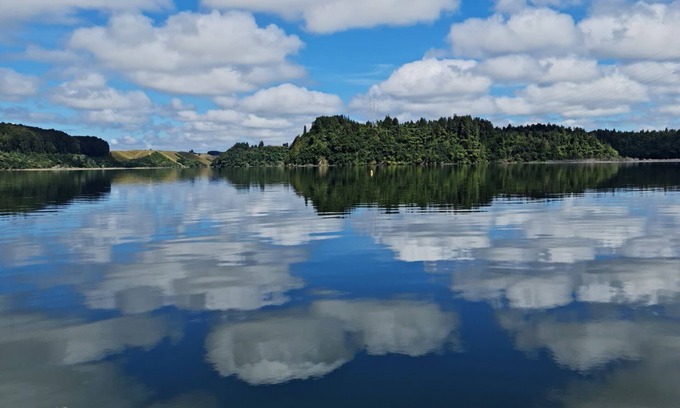 Rotoma Maison | Manu Waiata - Otautu Bay, Lake Rotoehu