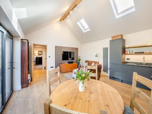 Eye Maison | Maple Barn