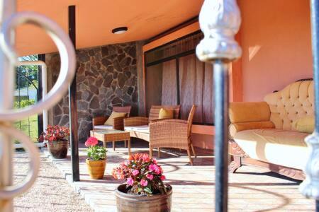 Santa Elena Lit Et Petit-Déjeuner | MapleTico Guesthouse