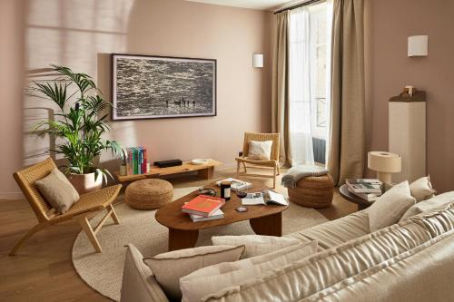 Enfants-Rouges Appartement | Marais - 4 pièces de 115 m2 - grand salon convivial