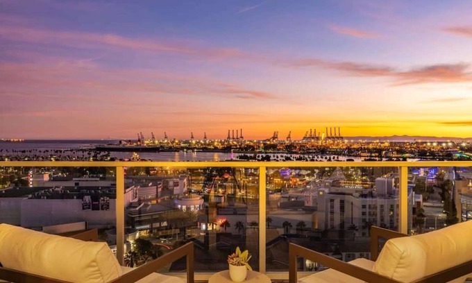 Waterfront Copropriété | @ Marbella Lane - Aesthetic 2BR w/Ocean views