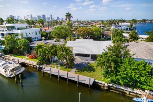 Lauderdale Harbours Maison | Marble House in Lauderdale Harbours