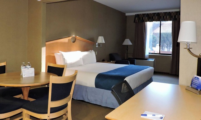 Queens Hôtel | Marco LaGuardia Hotel