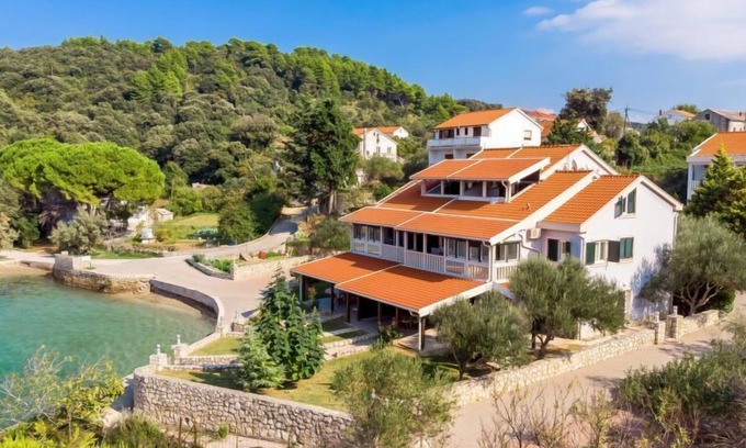 Kampor Appartement | Mare 10 by Interhome