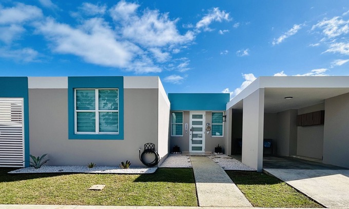 Naguabo Maison | Mares Tropical House Near the Seaside Boardwalk of "El Malecon" of Naguabo