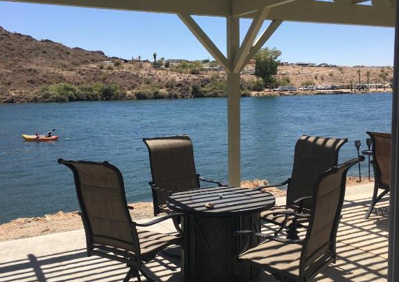 Parker Dam Maison | Margaritaville at River Lodge! Right on the river!