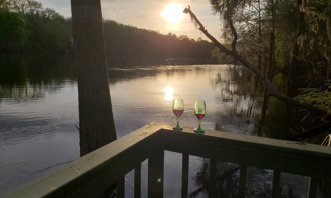 O Brien Maison | MARGARITAVILLE AU BORD DE LA RIVIÈRE SUWANNEE