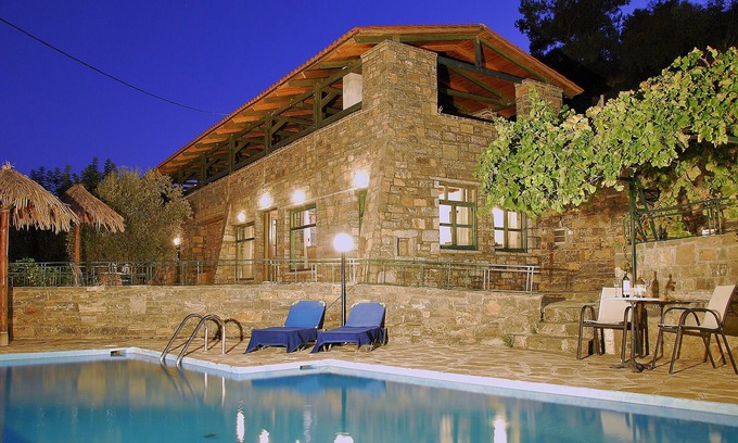 Prina Villa | Villa Maria Emanuela dans un village pittoresque, à seulement 10 minutes de route de la plage!