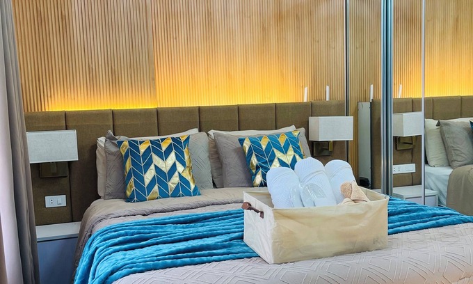 Malate Copropriété | Maria`s Suite near Manila Bay & Aiport with FREE Pool Access