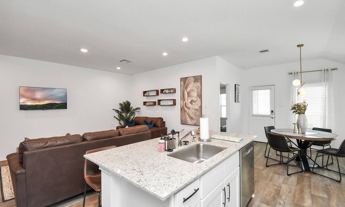 Barker Maison | Marice Serene Home at Katy Fulshear