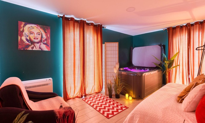 Coupvray Appartement | Suite Marilyn Monroe - 4P avec Jacuzzi Privé