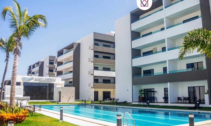 Villa Marina Appartement | Marina Cerritos Loft, Wave Pool and Amenities