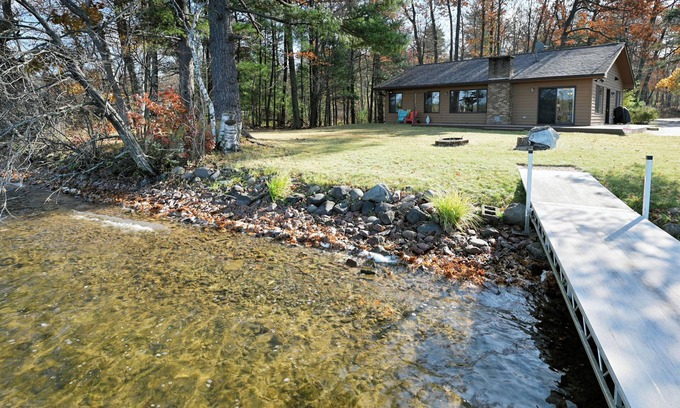 Hayward Cabine | Marina Hideaway: Lakeside Bliss on Round Lake