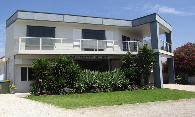 Port Vincent Appartement | Marine Parade Holiday Unit 2- 3 bedroom downstairs unit- Off Peak Special!